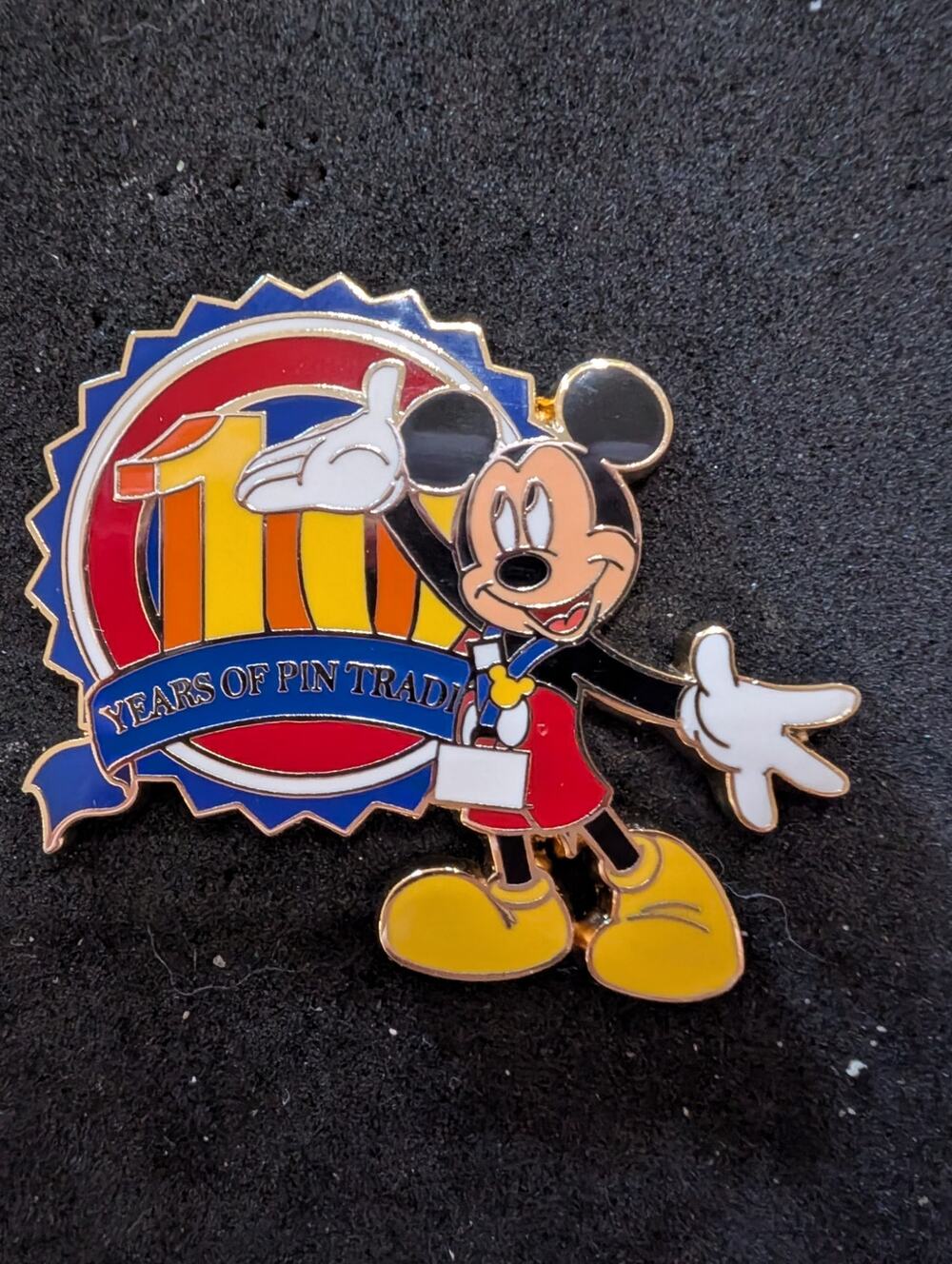 WDW Mickey Mouse 10 Year Anniversary of Pin Trading LE 2000 Disney Pin